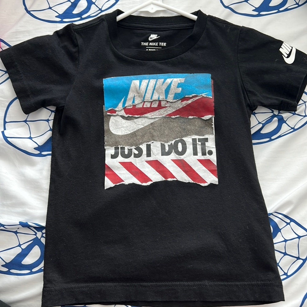 Nike 4t t shirt